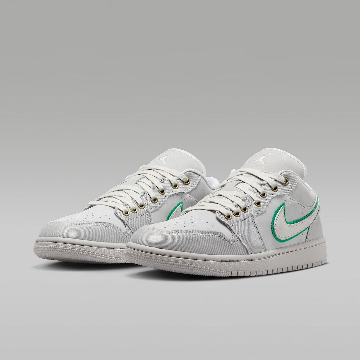 Air Jordan 1 Low SE Damenschuhe (Light Smoke Grey/Pure Platinum/Light Grey/Summit White)