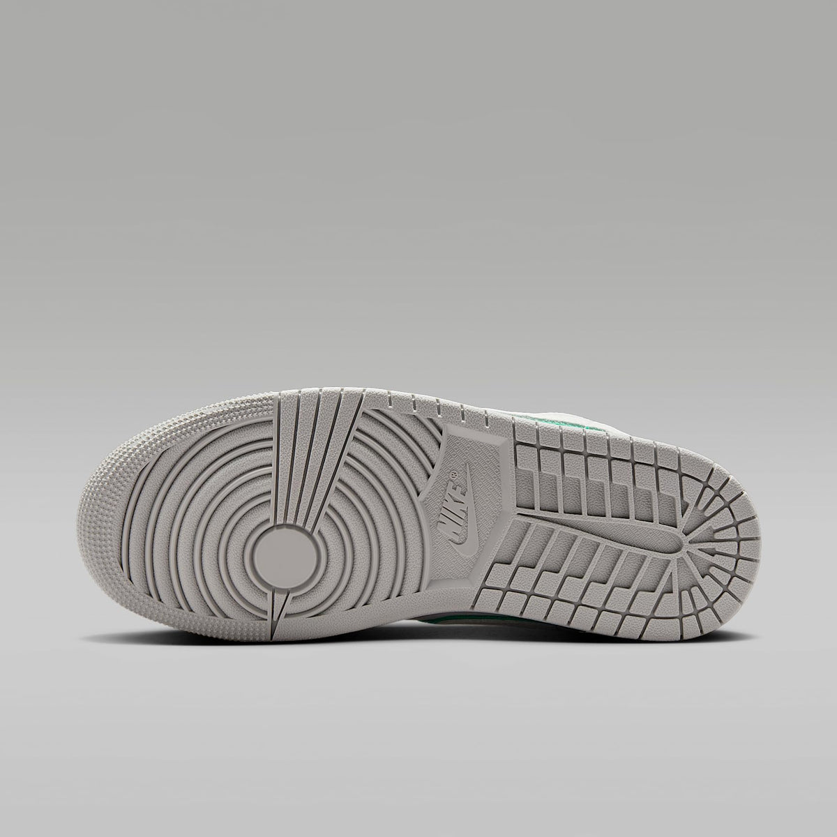 Air Jordan 1 Low SE Damenschuhe (Light Smoke Grey/Pure Platinum/Light Grey/Summit White)